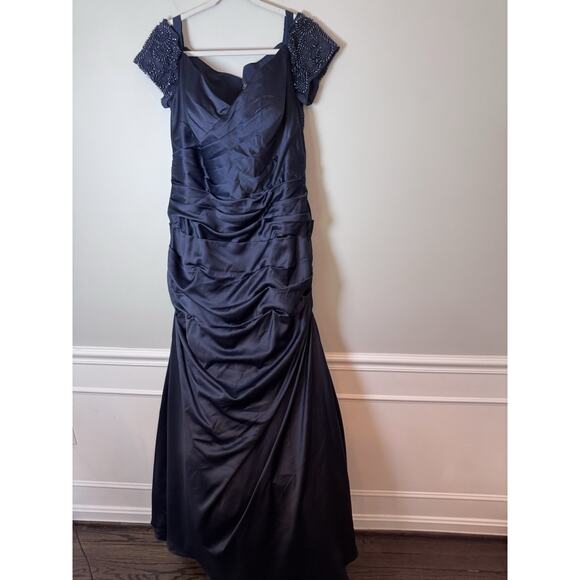 La Femme 25996 Off the Shoulder Beaded Satin Trumpet Gown Blue Size 18 - Picture 7 of 16